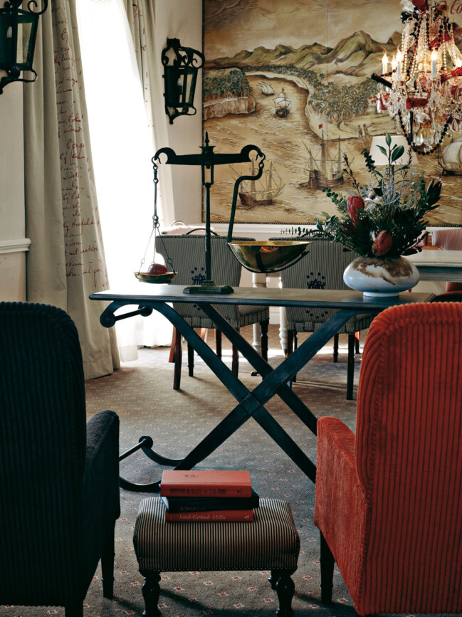 23.Cape Grace Loungeview2 033
