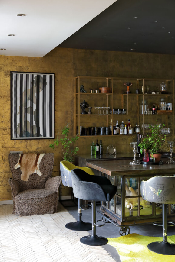 4. constantia Burnished Earth090