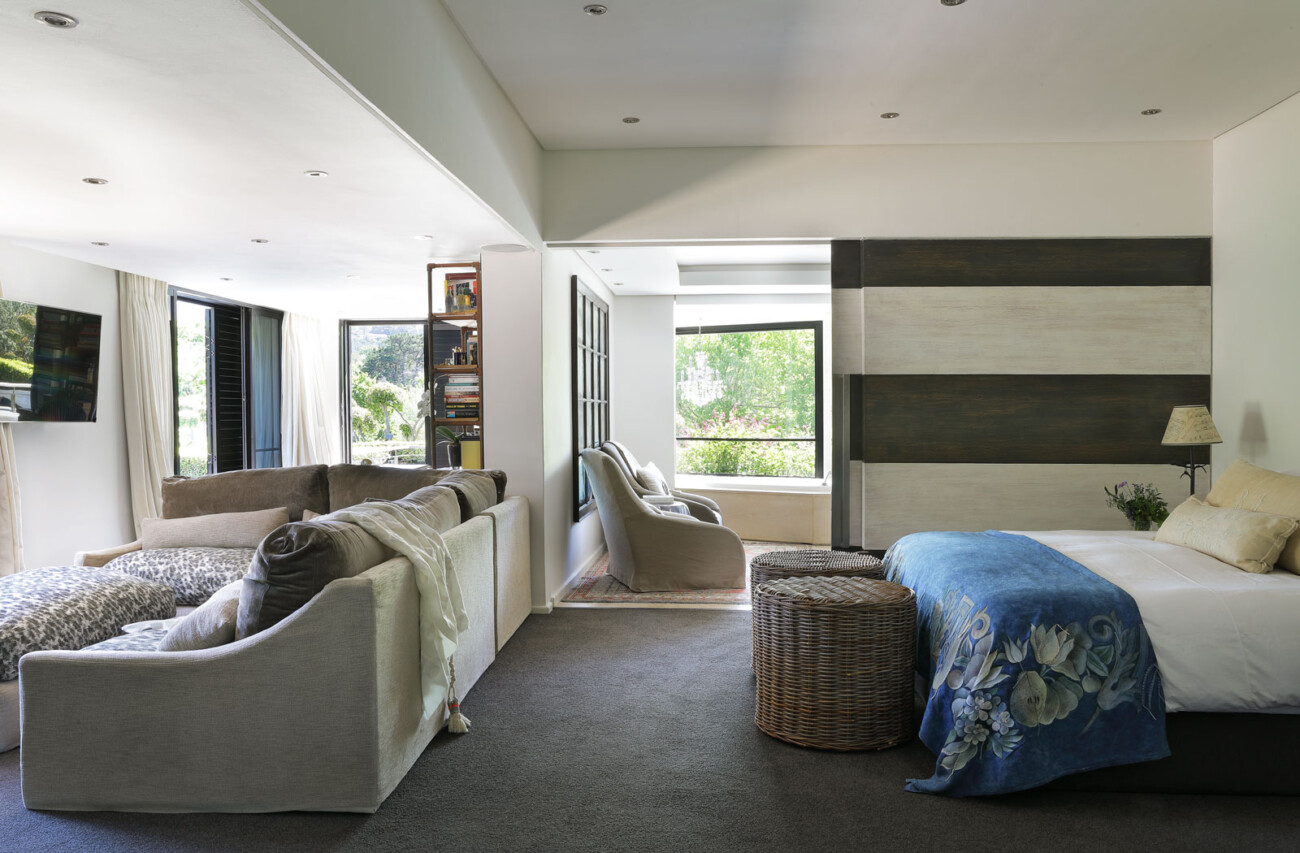 9. constantia Burnished Earth102